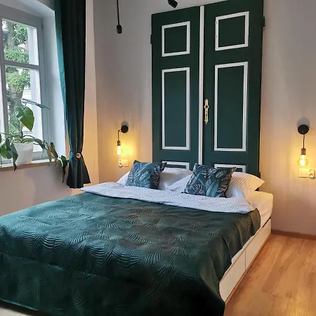 Szmaragdowy アパート イェレニャ・グーラ